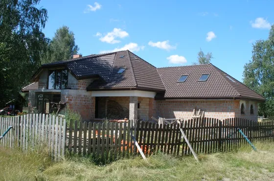 Dakstiņu jumts Ropažos 1