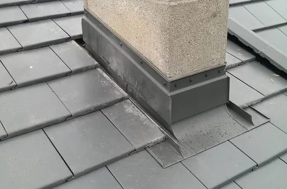 Skursteņa iestrāde Minster jumtā 3
